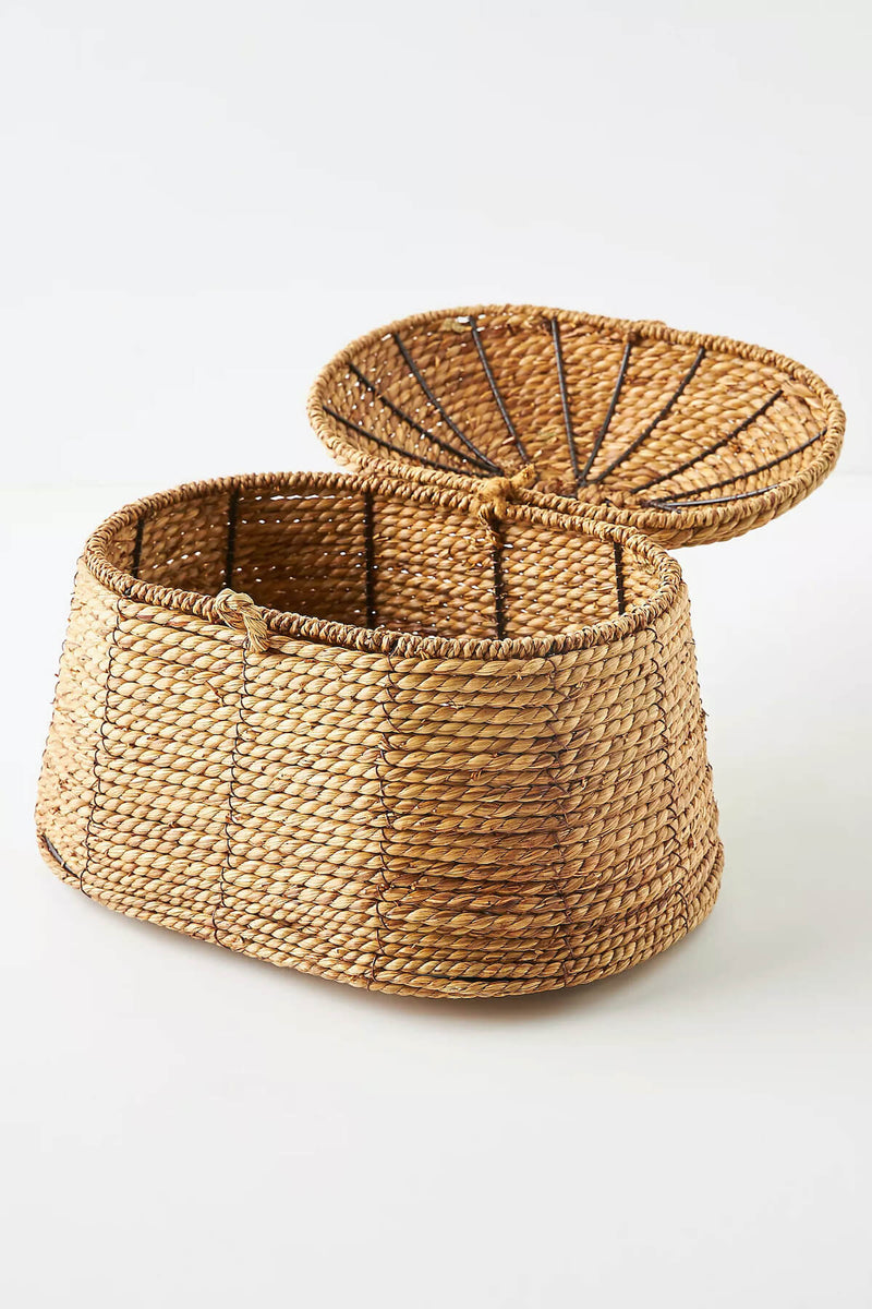 Canasta decorativa de pasto marino con tapa de Threshold (Target)